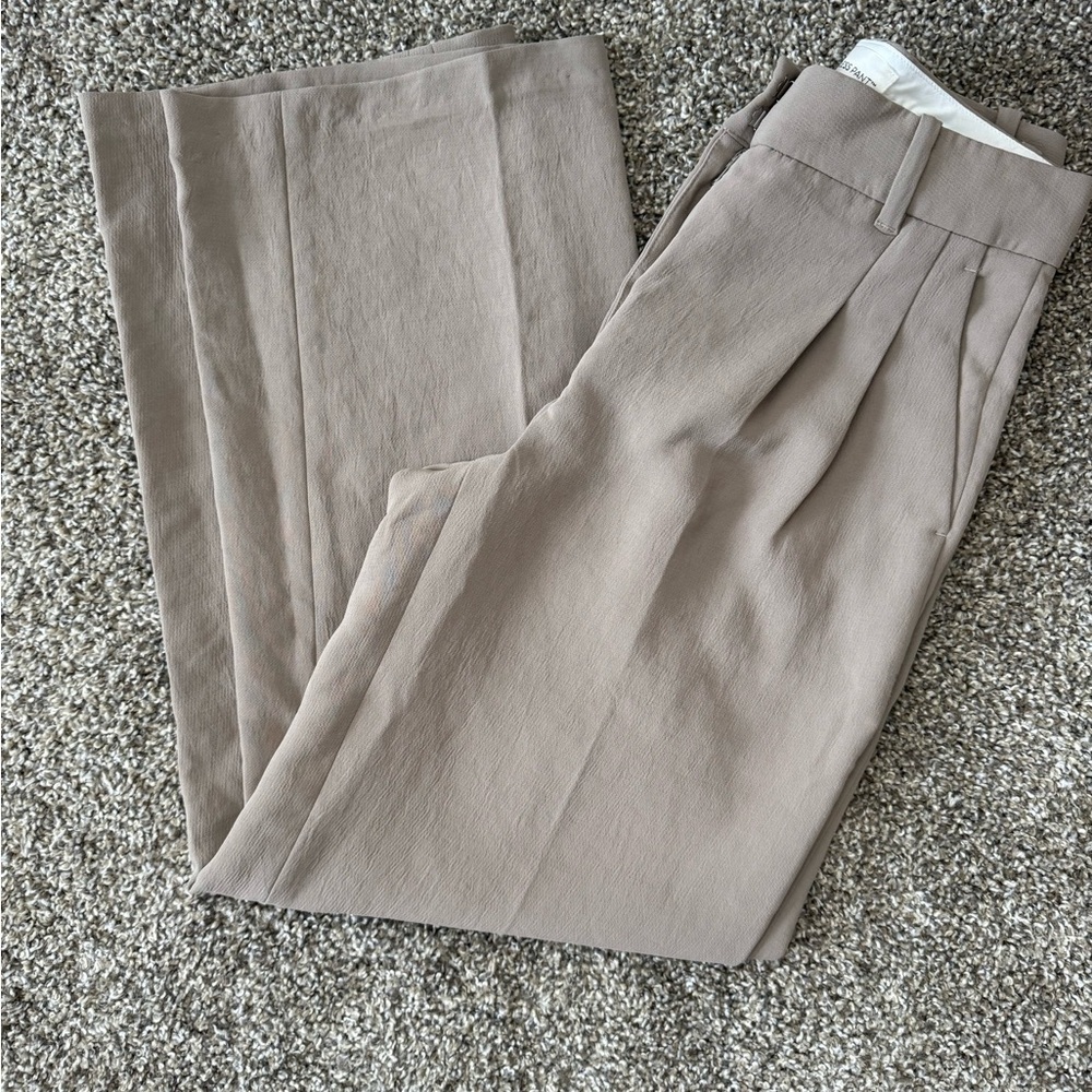 Aritzia Effortless Pant